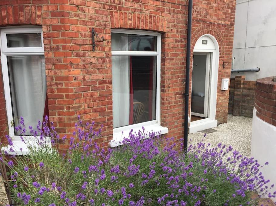 Holiday home Spacious 5 Large Bedroom Victorian House - 2 Miles *