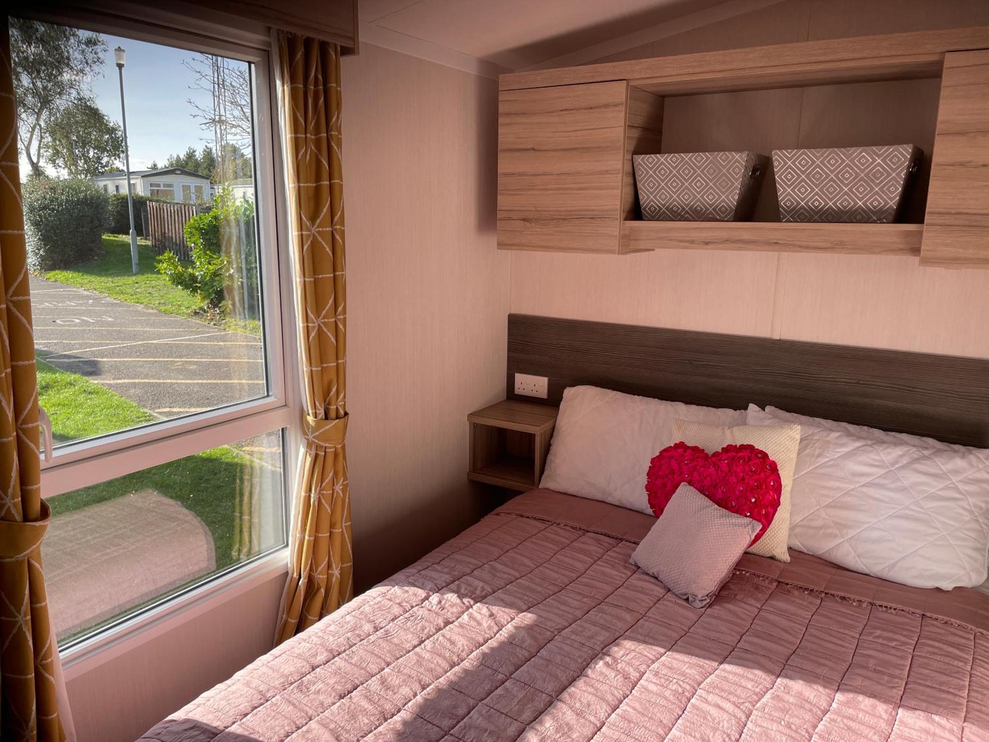 Rockley Park Private Homes * Poole