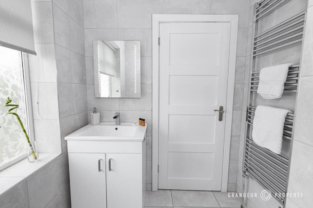 Sarnia Retreat By Grandeur Holiday home Poole