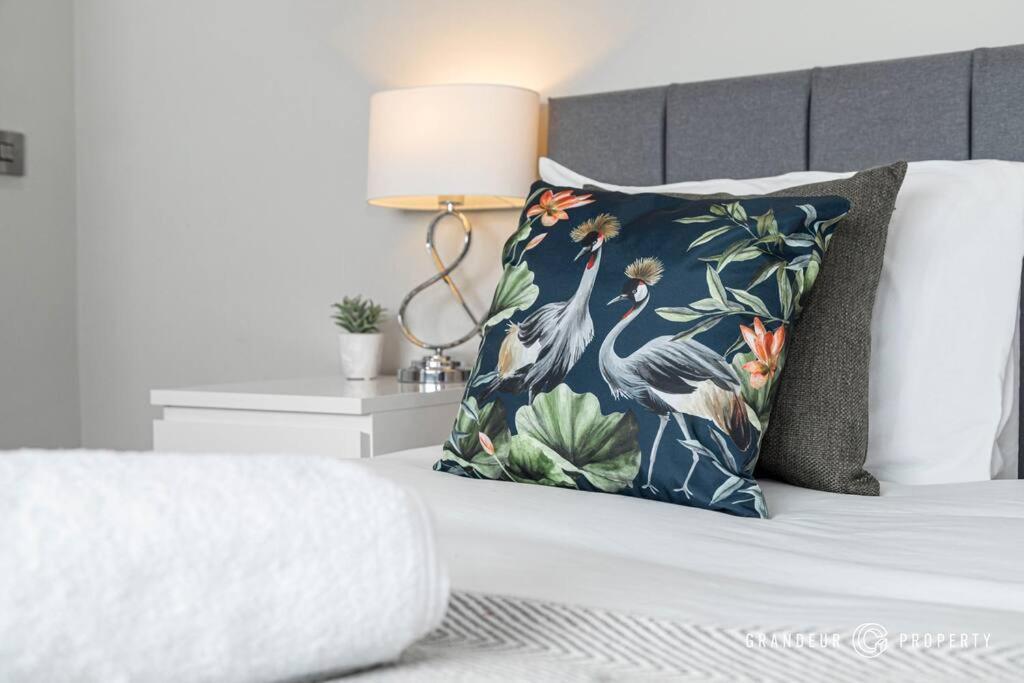 Sarnia Retreat By Grandeur *