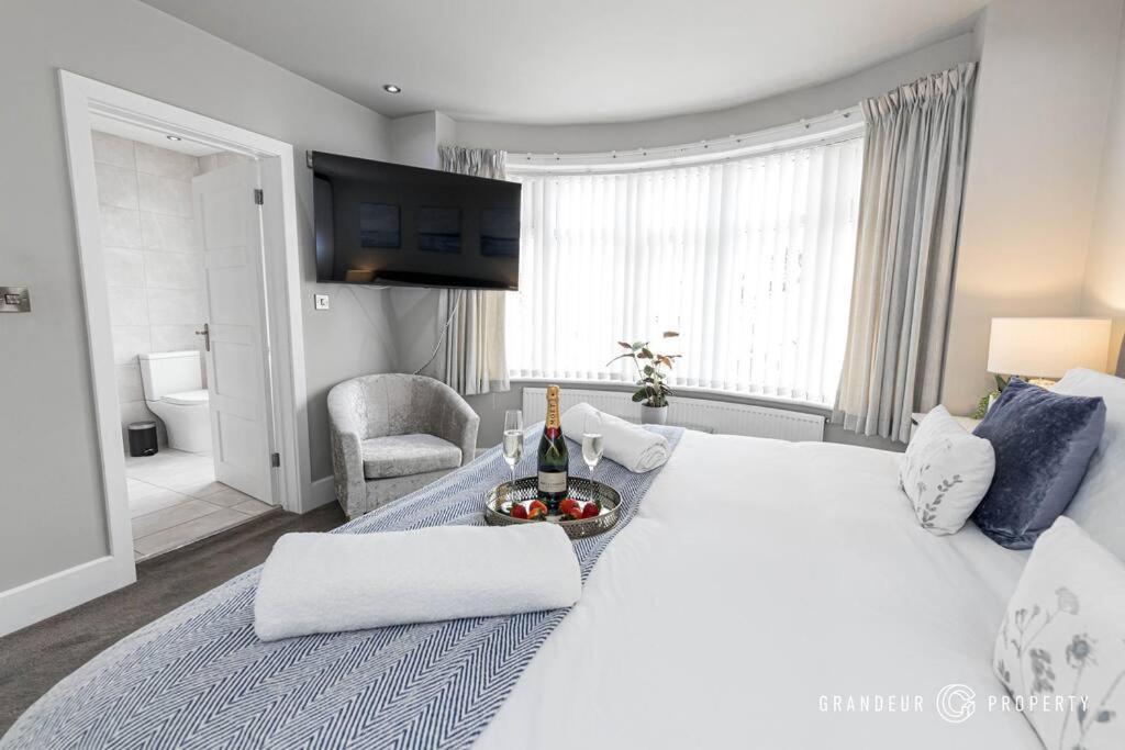 Sarnia Retreat By Grandeur