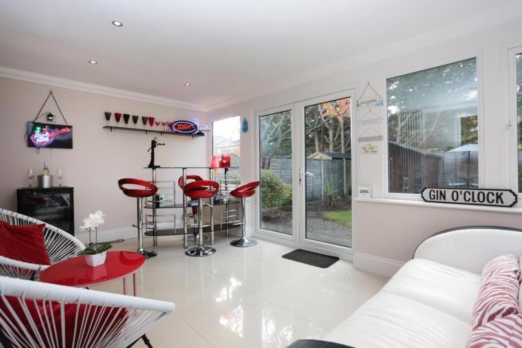 Bournecoast: Large Near / Shops -hb8380 * Poole