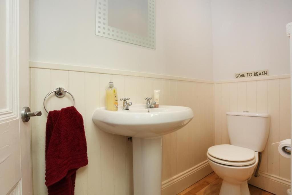 Bournecoast: Large Near / Shops -hb8380