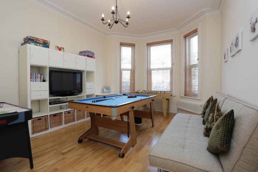 Bournecoast: Large Near / Shops -hb8380 Holiday home