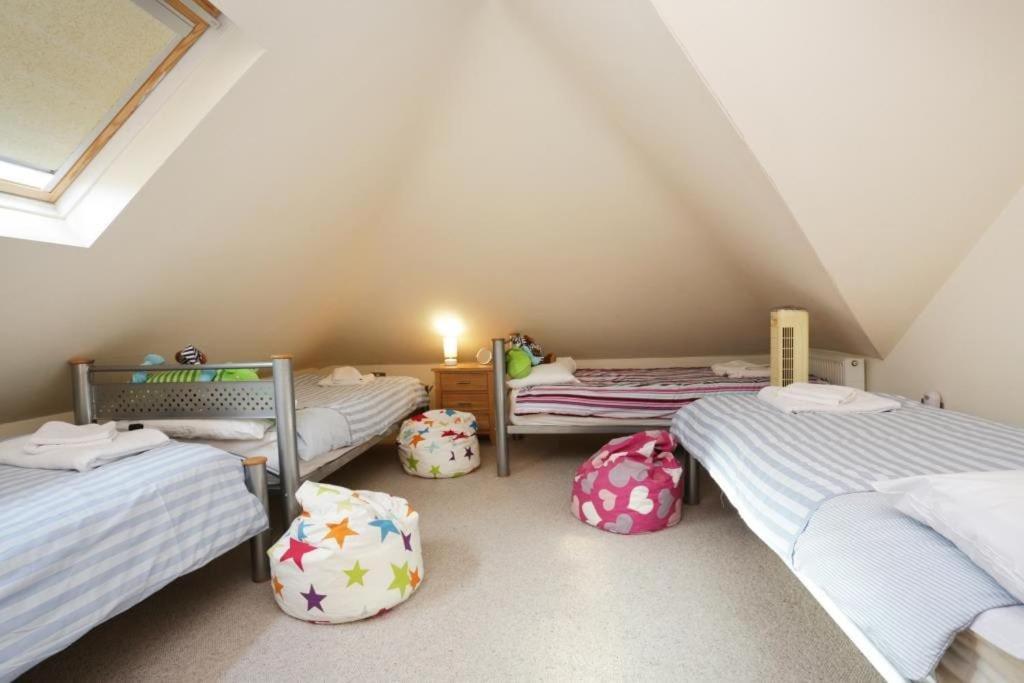 Bournecoast: Large Near / Shops -hb8380 *