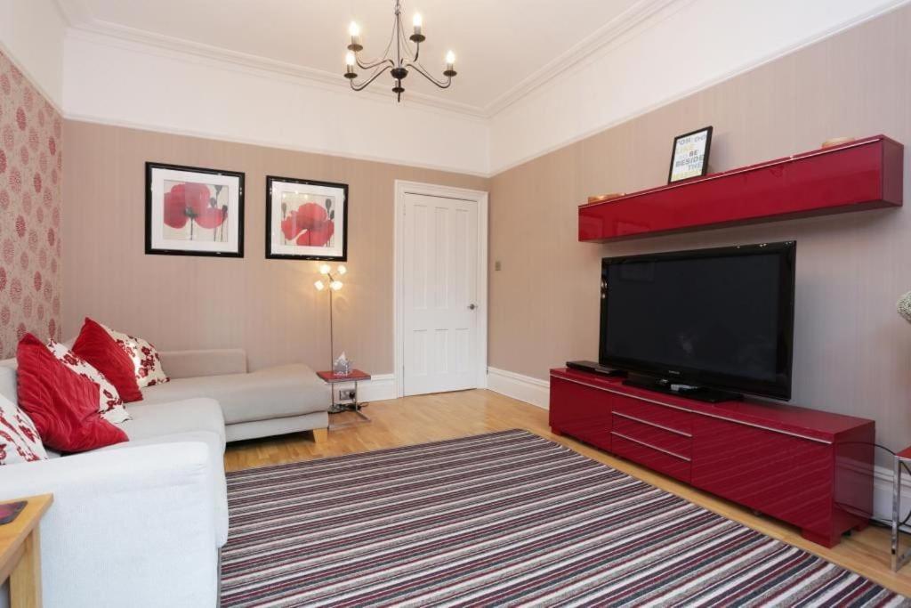 Bournecoast: Large Near / Shops -hb8380 * Poole