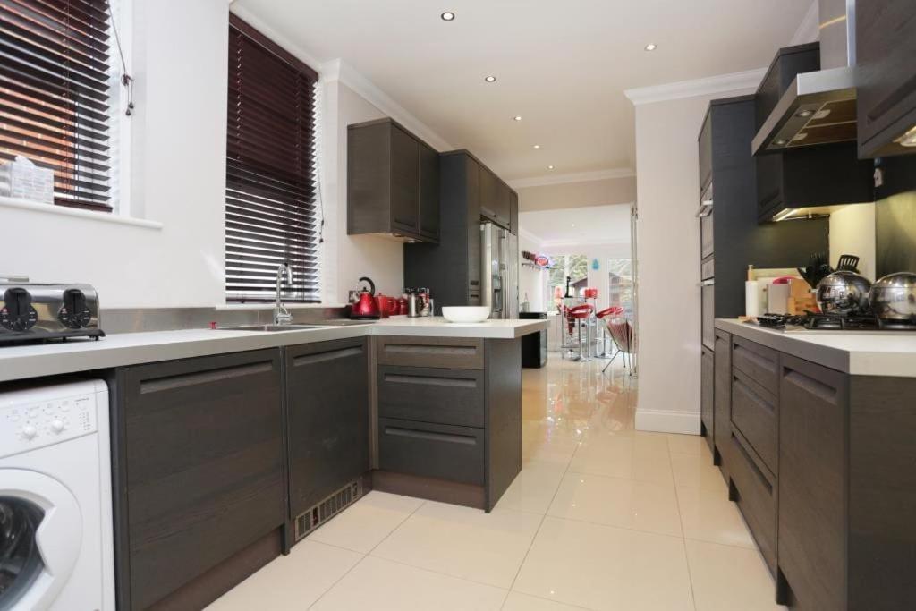 Bournecoast: Large Near / Shops -hb8380 Holiday home