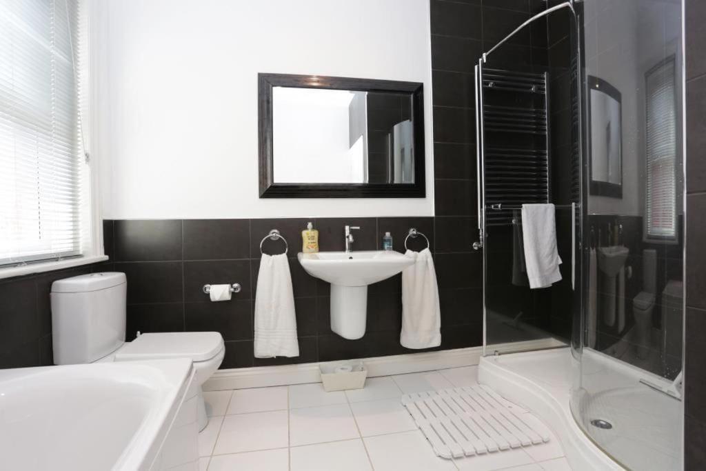 Bournecoast: Large Near / Shops -hb8380 Holiday home *