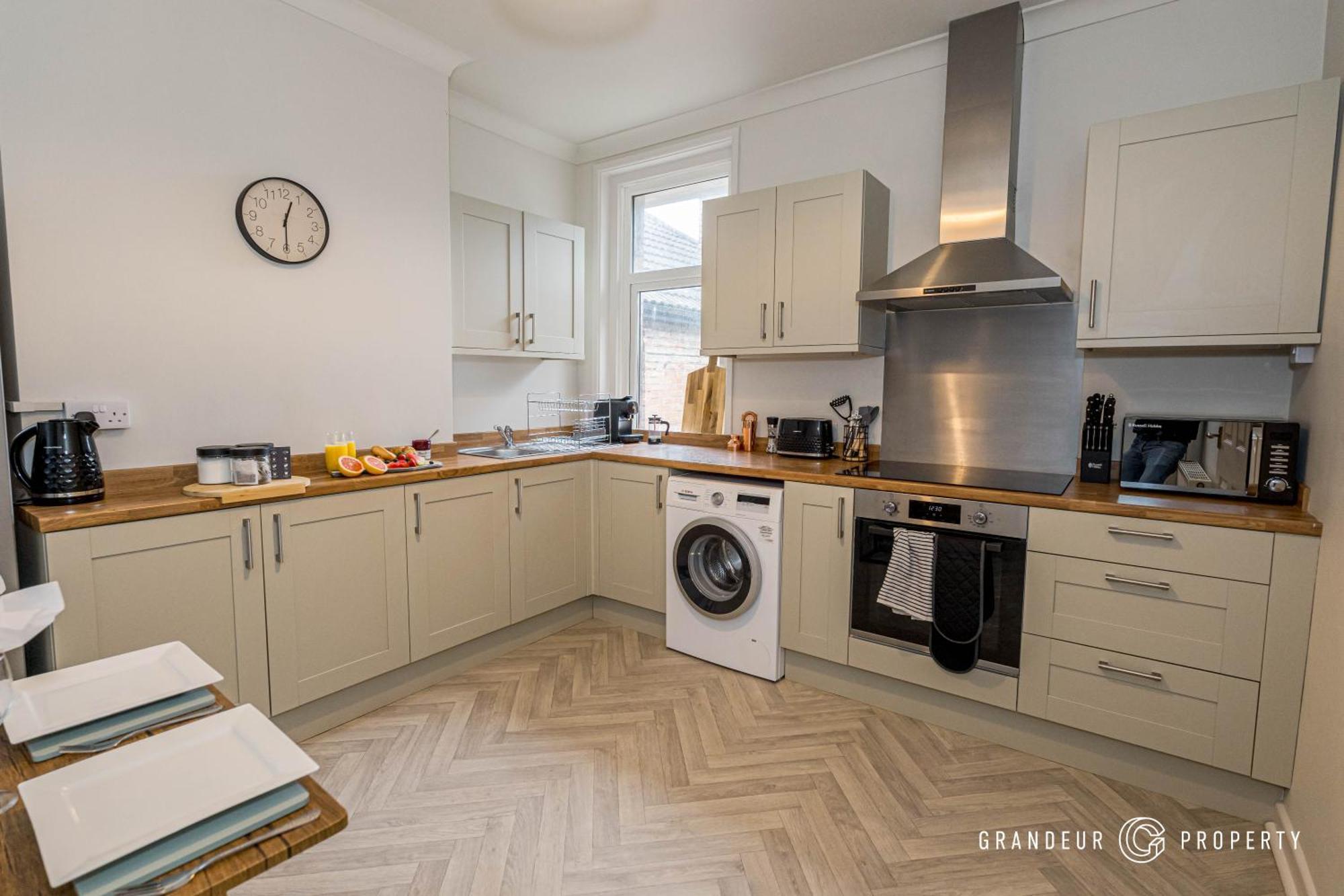 Parkstone By Grandeur Apartment *