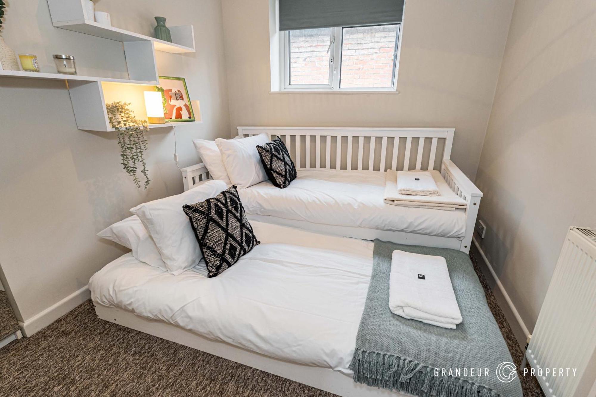 Parkstone By Grandeur * Poole
