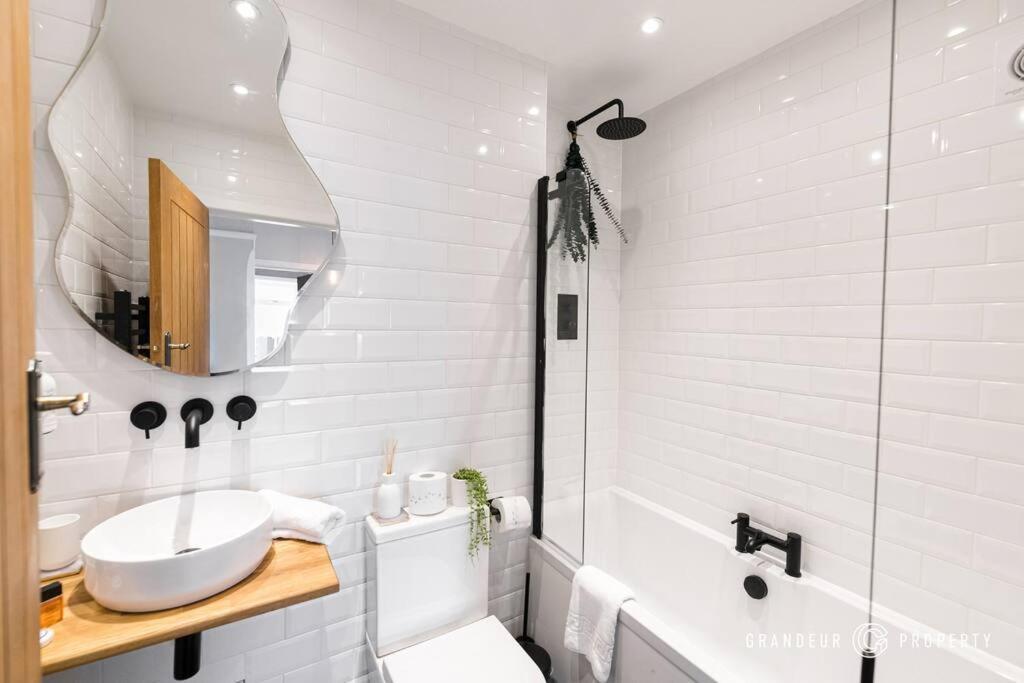 Buckland Heights By Grandeur Apartment