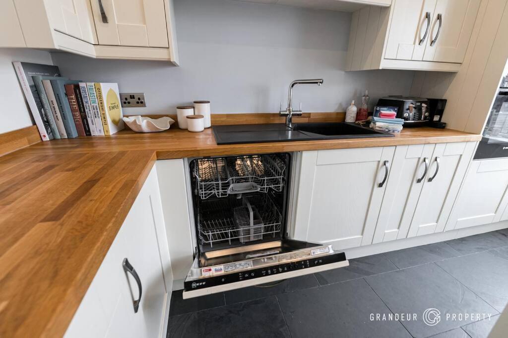 Buckland Heights By Grandeur Apartment Poole