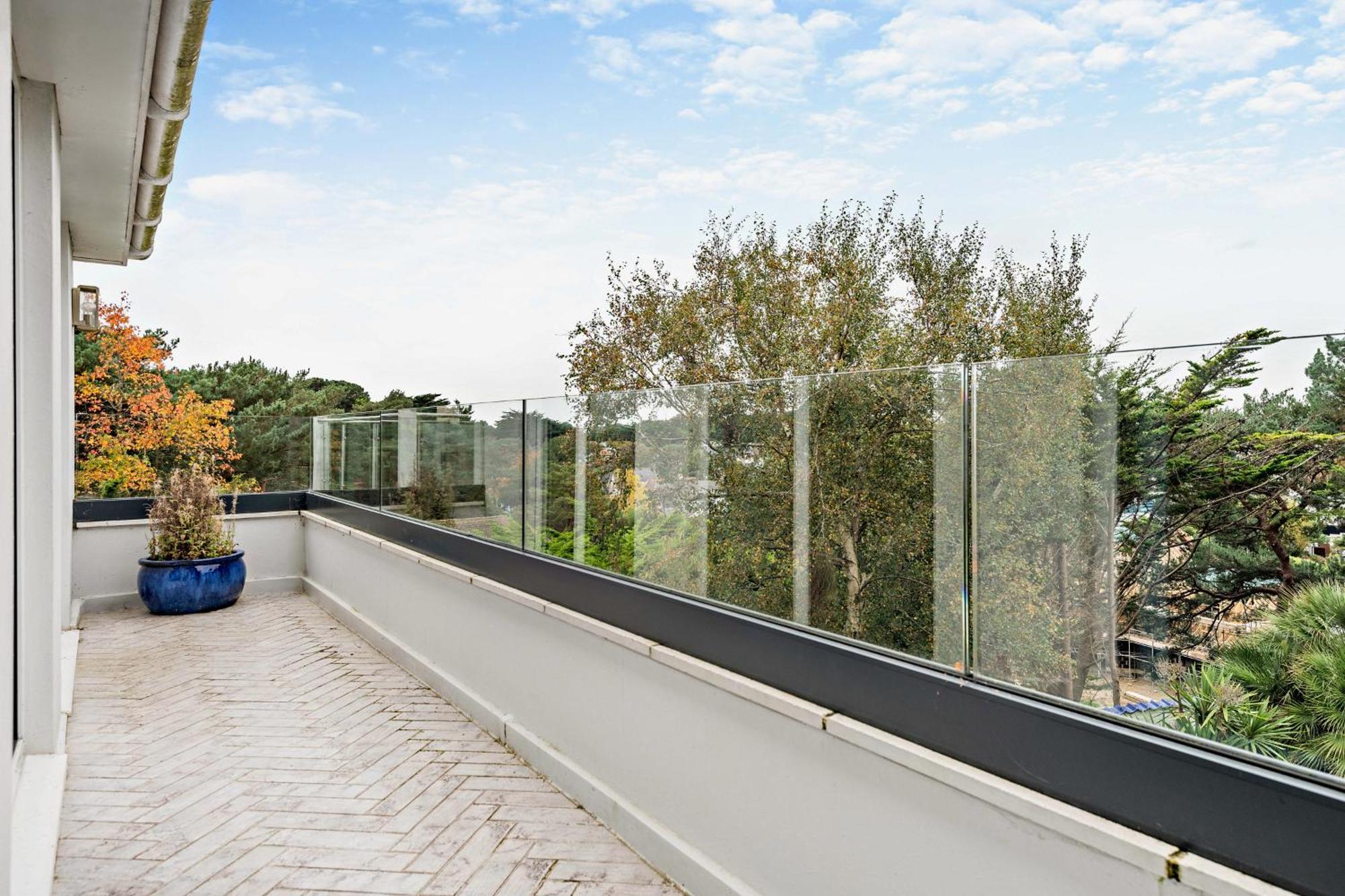 Villa High Tides Elegant & Modern 4-bedroom In Sandbanks *