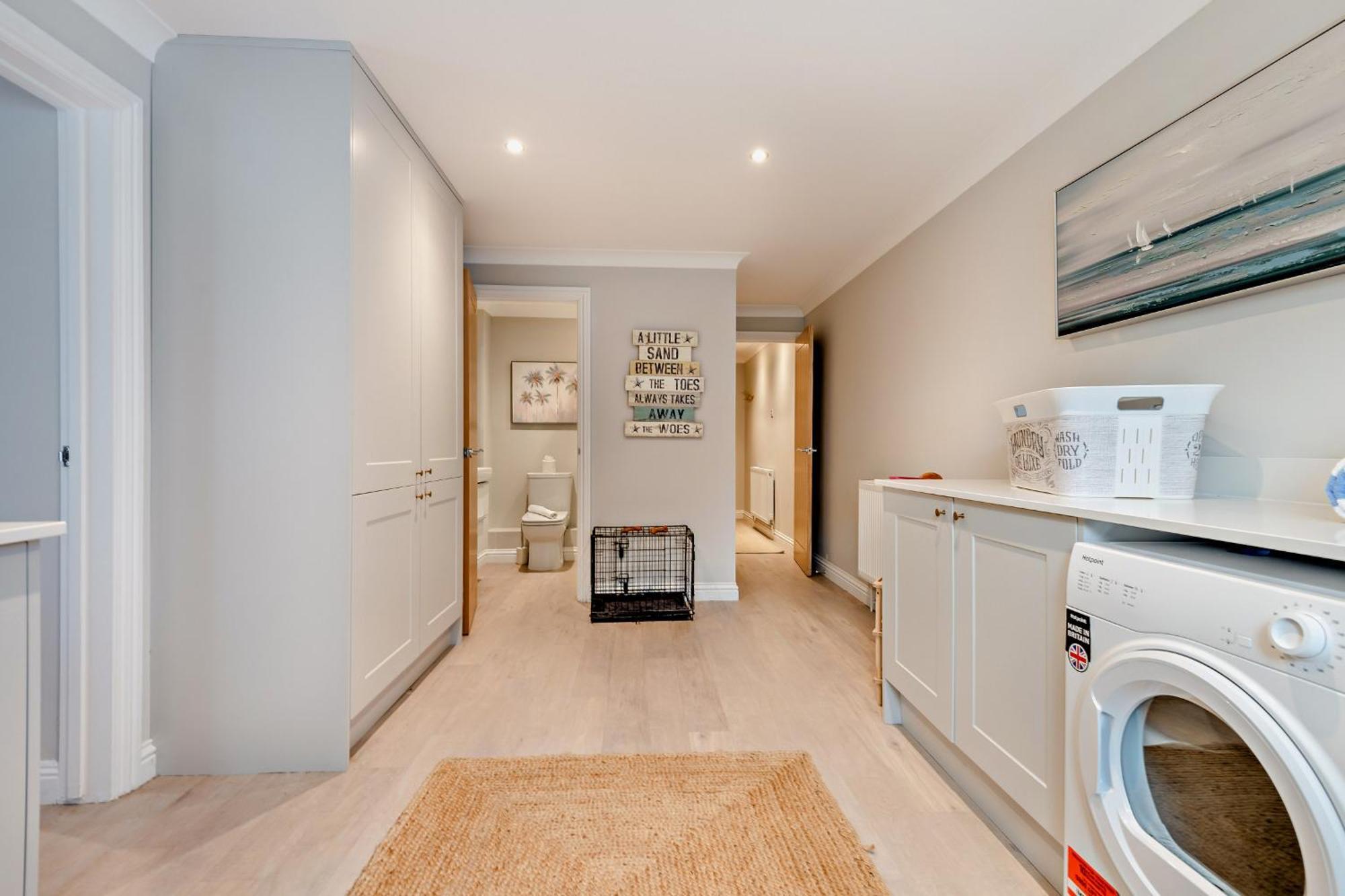 High Tides Elegant & Modern 4-bedroom In Sandbanks Poole