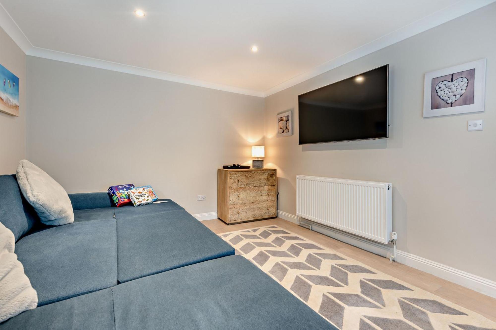 High Tides Elegant & Modern 4-bedroom In Sandbanks