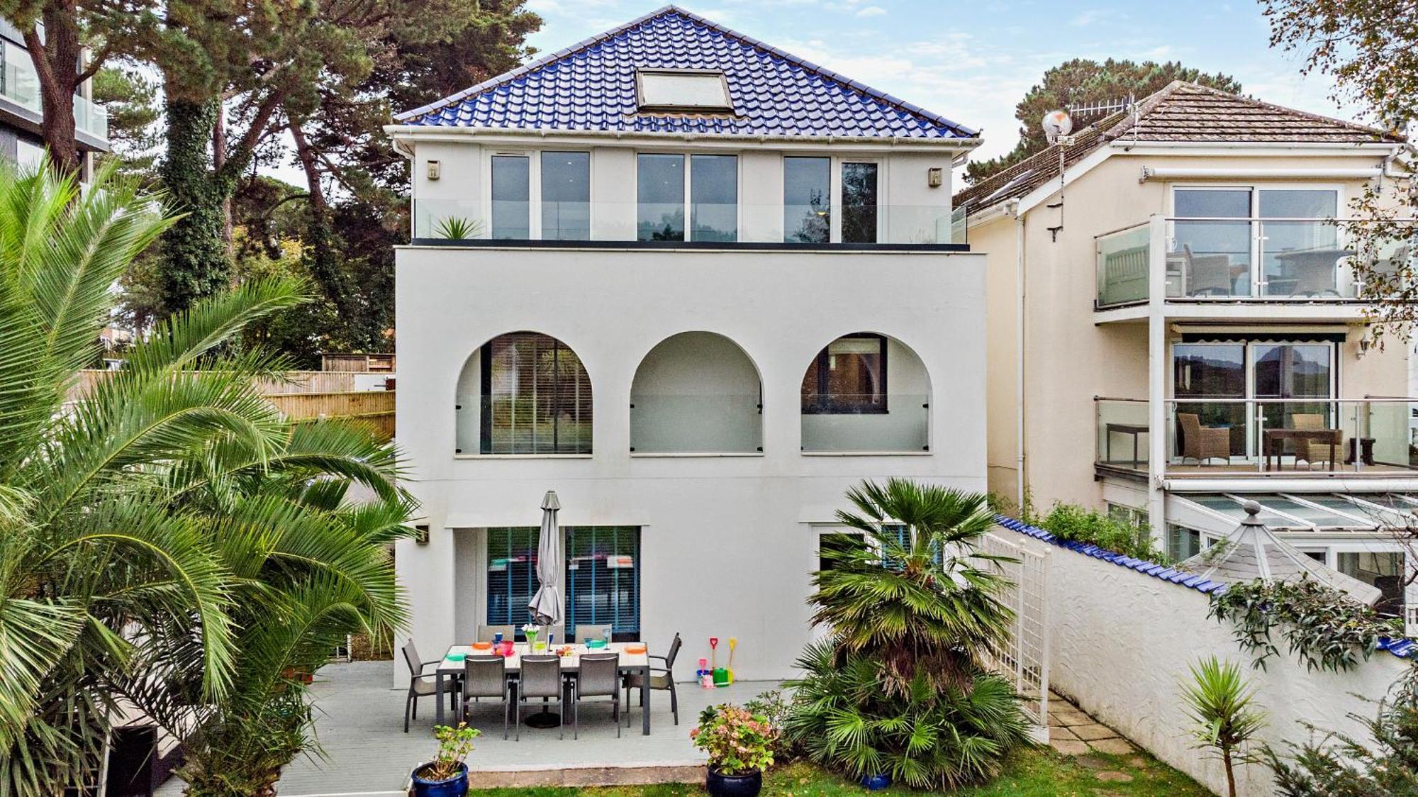 High Tides Elegant & Modern 4-bedroom In Sandbanks Poole