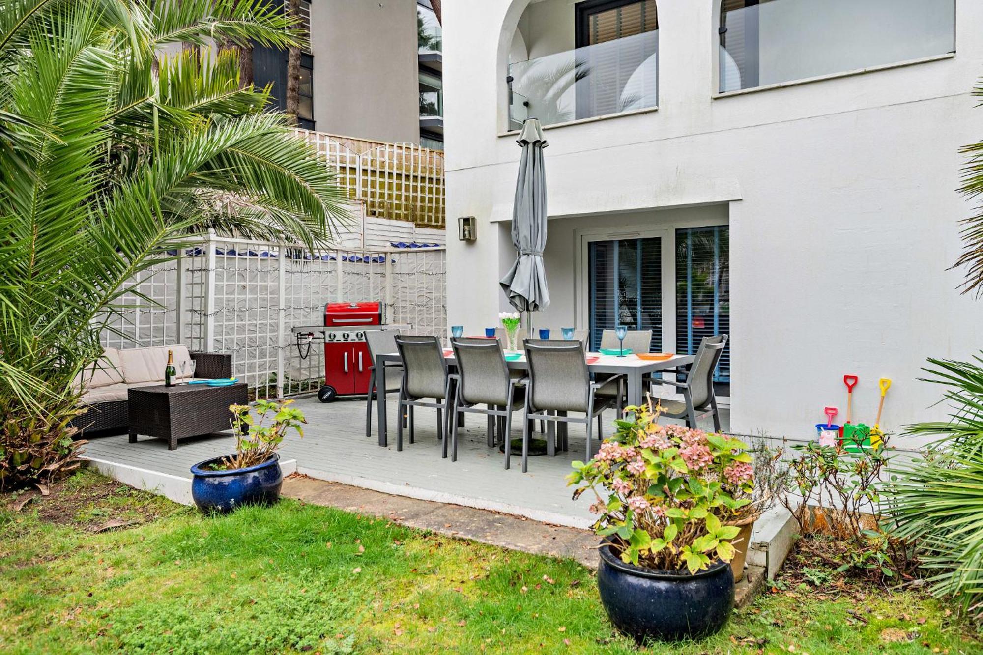 High Tides Elegant & Modern 4-bedroom In Sandbanks Poole