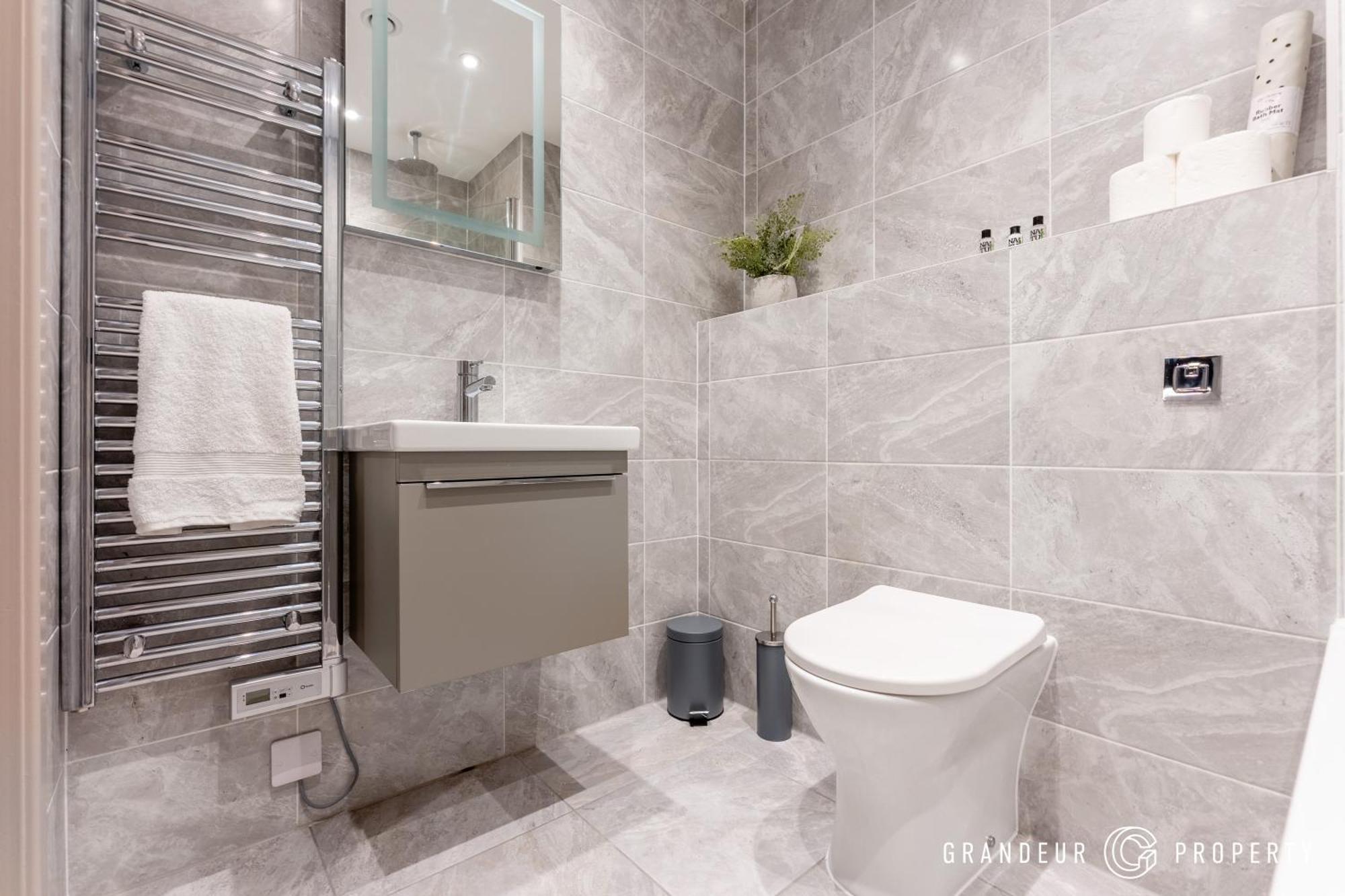 Quayside By Grandeur Apartment