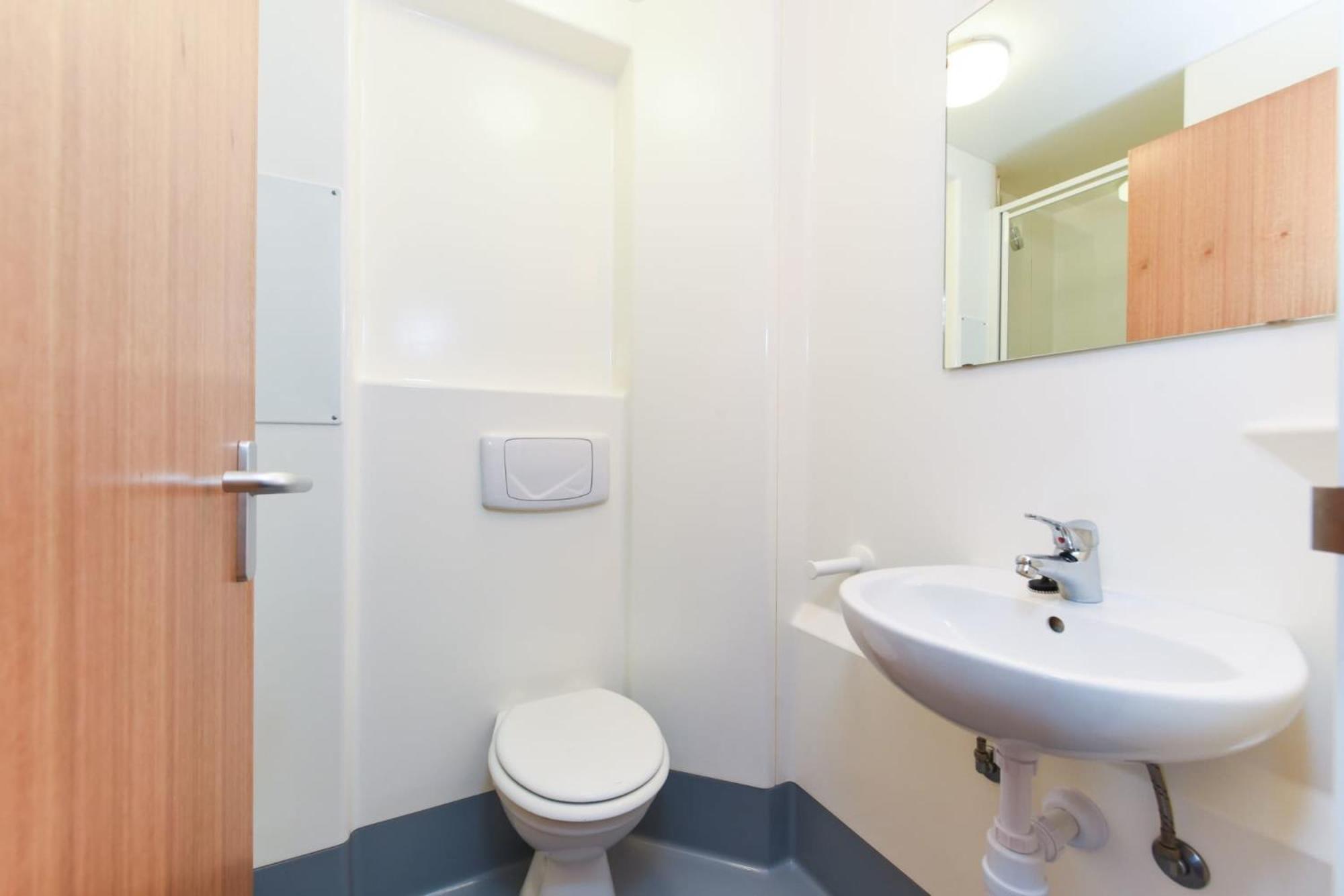 Experience Modern Student Living At Corfe House In Bournemouth