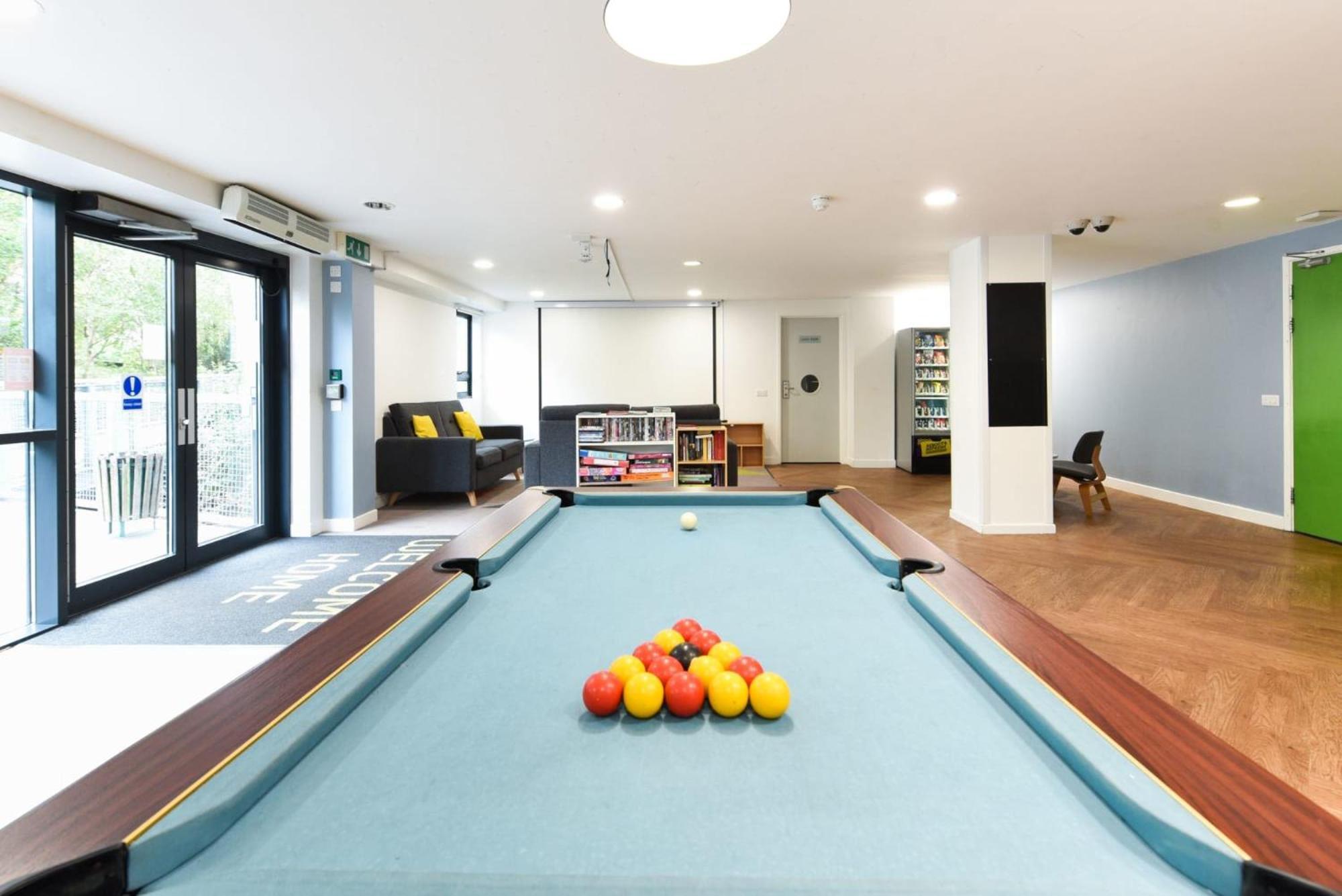 Experience Modern Student Living At Corfe House In Bournemouth Apartment *