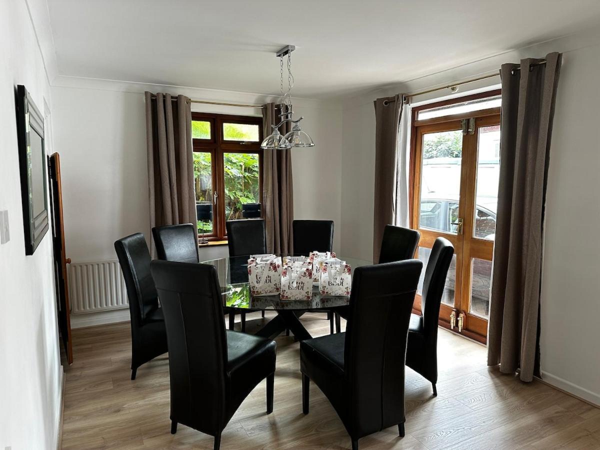 Holiday home Your Side Retreat Sleeps 10-12 Nr Park & Sea *