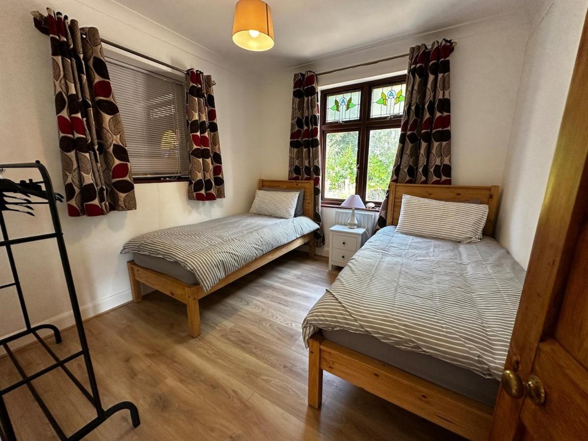 Holiday home Your Side Retreat Sleeps 10-12 Nr Park & Sea *