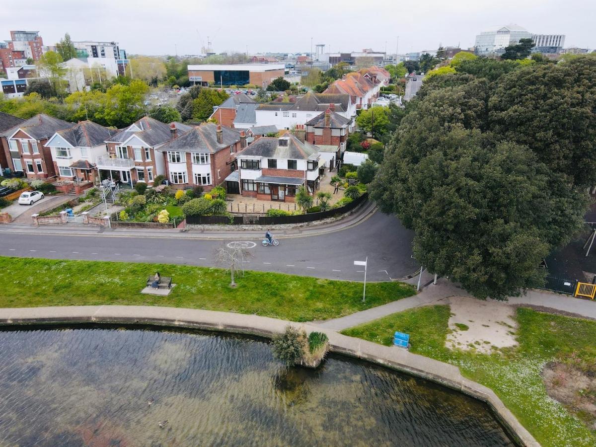 Your Side Retreat Sleeps 10-12 Nr Park & Sea Poole