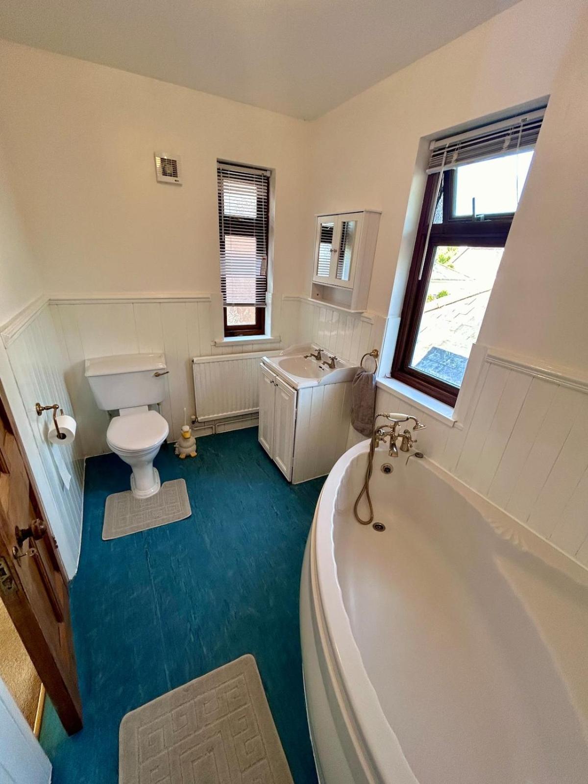 Your Side Retreat Sleeps 10-12 Nr Park & Sea * Poole