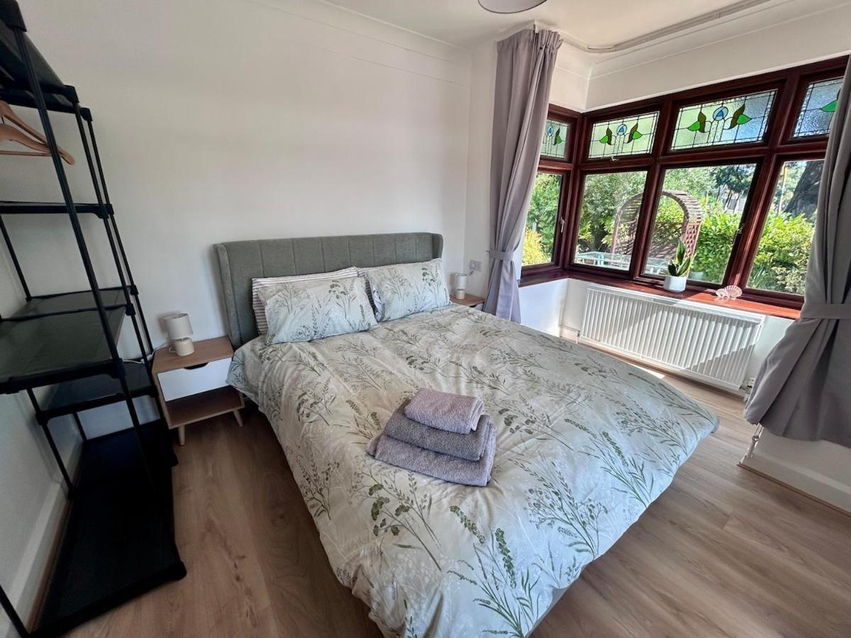 Your Side Retreat Sleeps 10-12 Nr Park & Sea