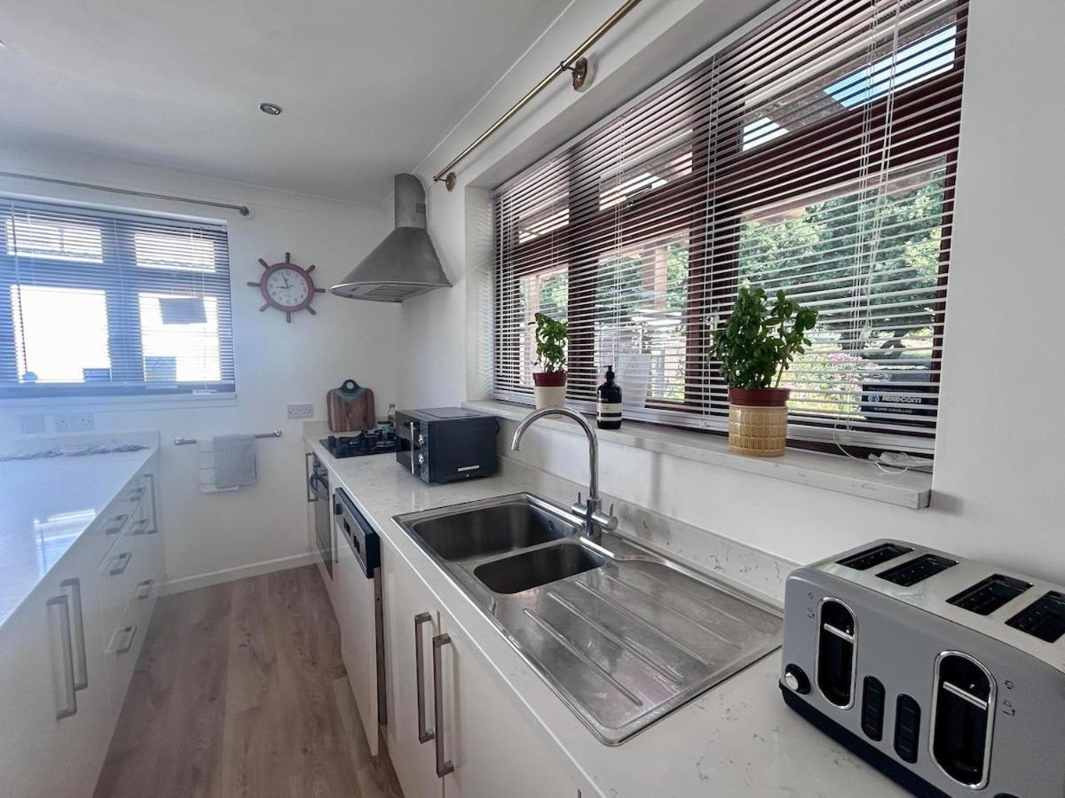Holiday home Your Side Retreat Sleeps 10-12 Nr Park & Sea