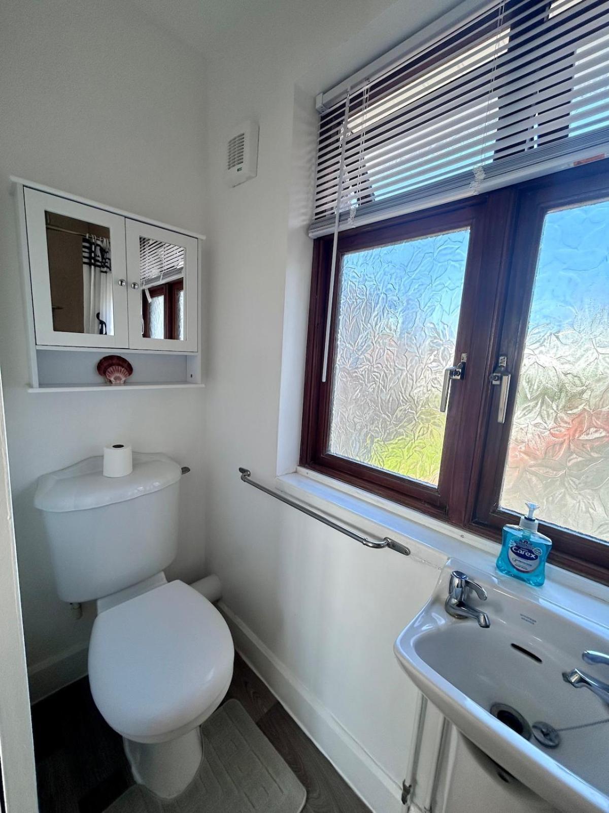 Your Side Retreat Sleeps 10-12 Nr Park & Sea