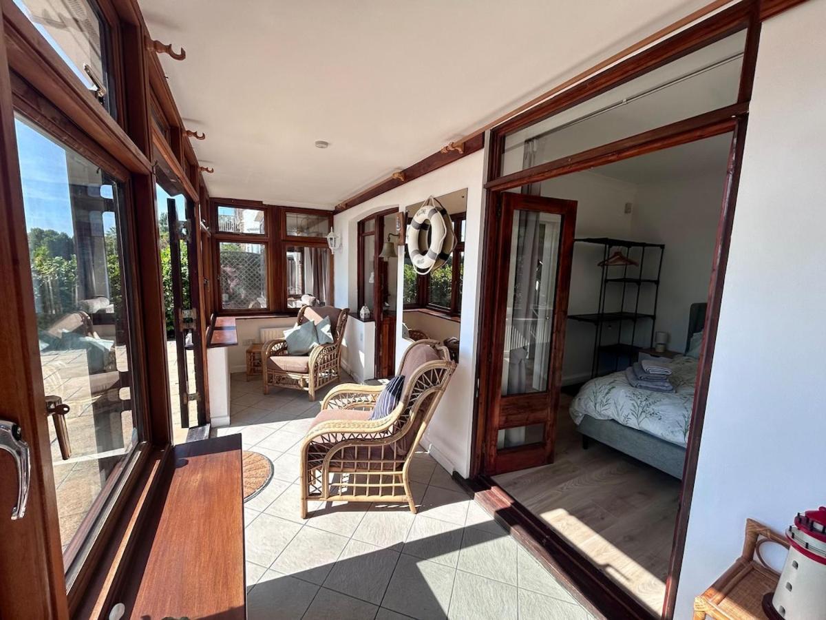 Your Side Retreat Sleeps 10-12 Nr Park & Sea Holiday home Poole
