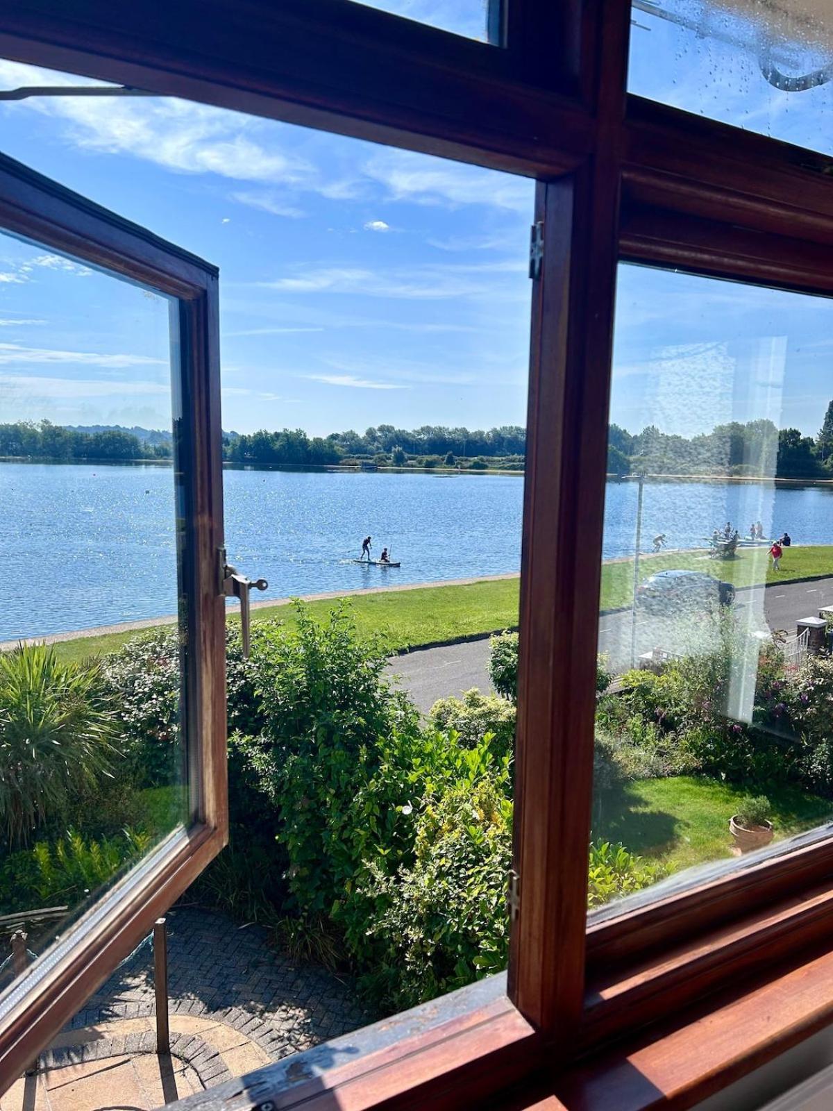 Your Side Retreat Sleeps 10-12 Nr Park & Sea Holiday home Poole