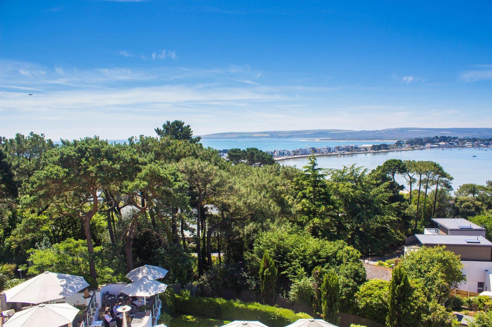 Hotel Harbour Heights 4*