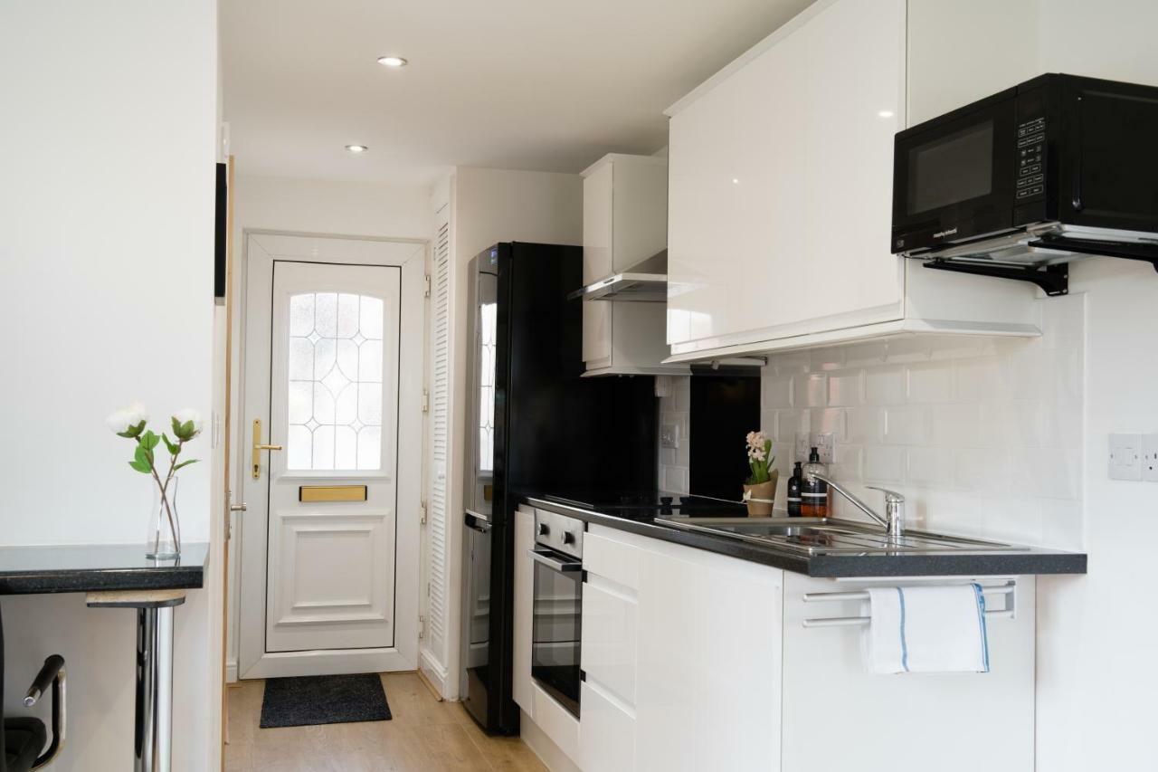 Sea Breeze Apartment *