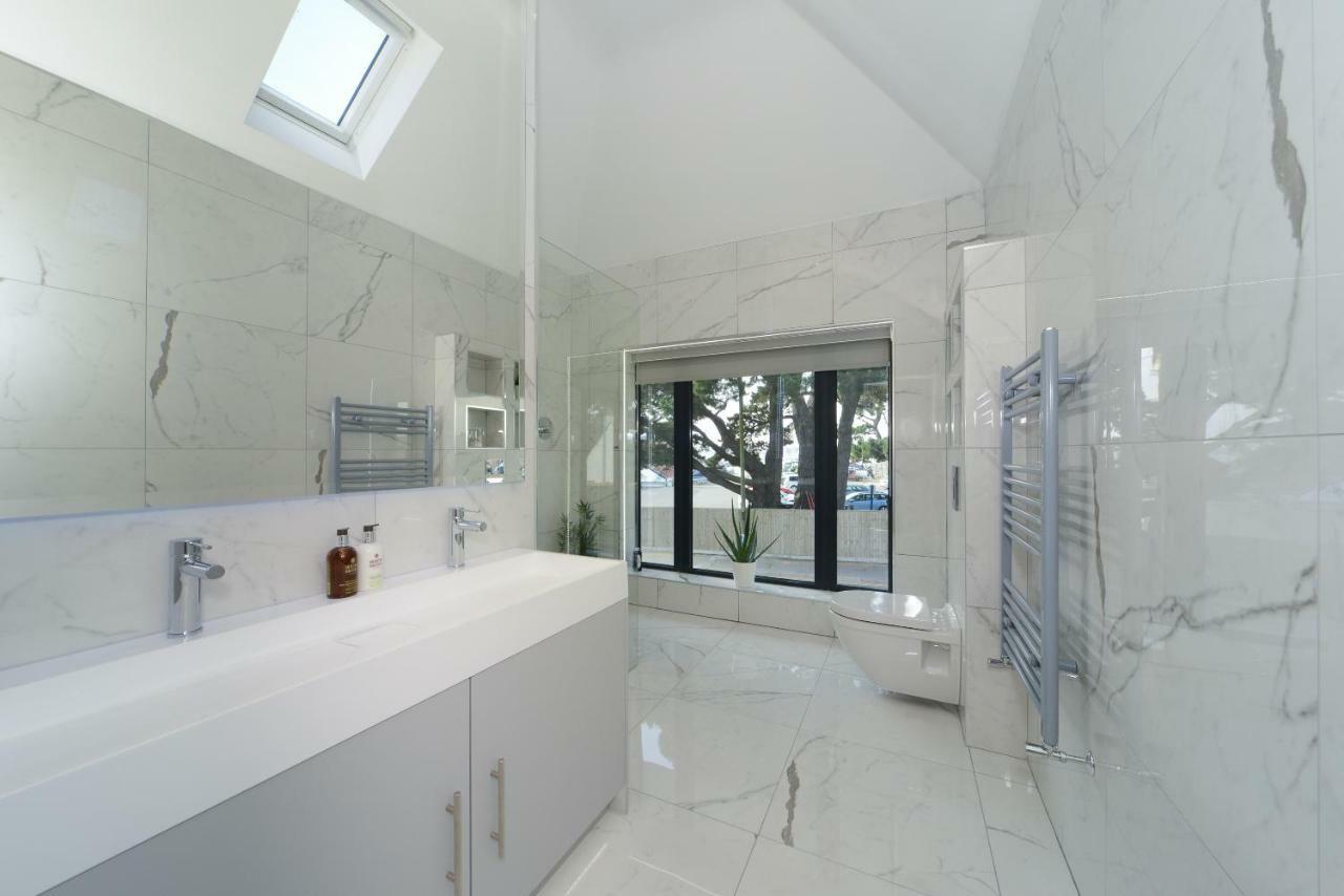 43 Panorama Road * Poole