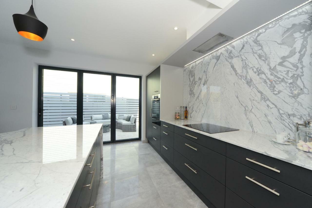 43 Panorama Road *