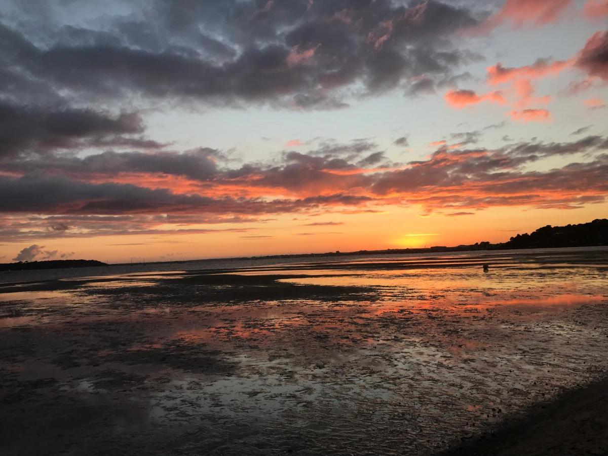 Holiday home Bungalows Near Sandbanks Beach *