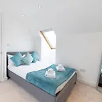 Aderta Stylish House For 7 People, Free Parking, 2 Min Walking From Ashley Cross And Near Sandbanks Beach