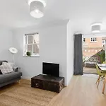 Church Cottages - 3Bd Coastal Retreat With Parking