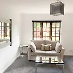 Harbourside House - Great Location - Parking - 2 En-Suites - Sleeps 5 Plus 1