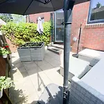 Harbourside House - Great Location - Parking - 2 En-Suites - Sleeps 5 Plus 1