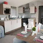 51 Lytchett Bay View, 3 Bed, Rockley Park Poole