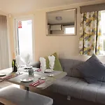 41 Orchard Bank, 3 Bed, Rockley Park Poole