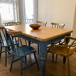 House With Parking, Short Stroll To Quay, Shops And Restaurants
