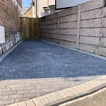 House With Parking, Short Stroll To Quay, Shops And Restaurants