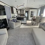 Poole Harbour View Lodge At Rockley Park