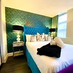 Stunning Apartment Suite - Free Parking & Wifi!
