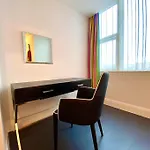 Incredible Apartment - Amazing Location - Free Parking & Wifi!