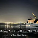 Classic Yacht Nadine In Poole Harbour, Dorset, With A Hot Tub Jacuzzi